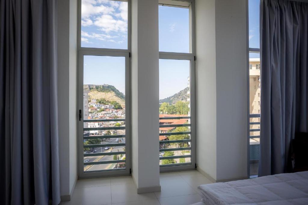 Sky Hotel Shkoder Luaran gambar