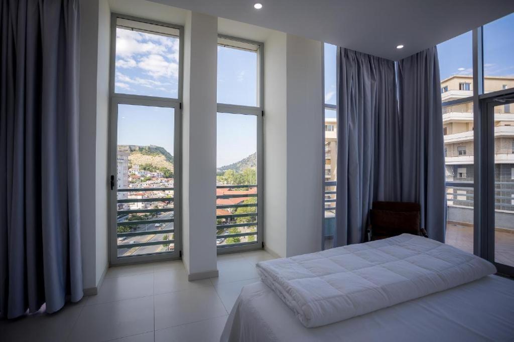 Sky Hotel Shkoder Luaran gambar