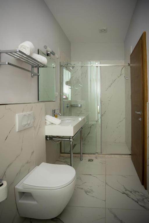 Sky Hotel Shkoder Luaran gambar