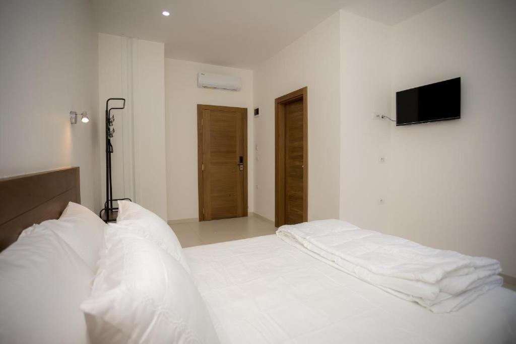 Sky Hotel Shkoder Luaran gambar