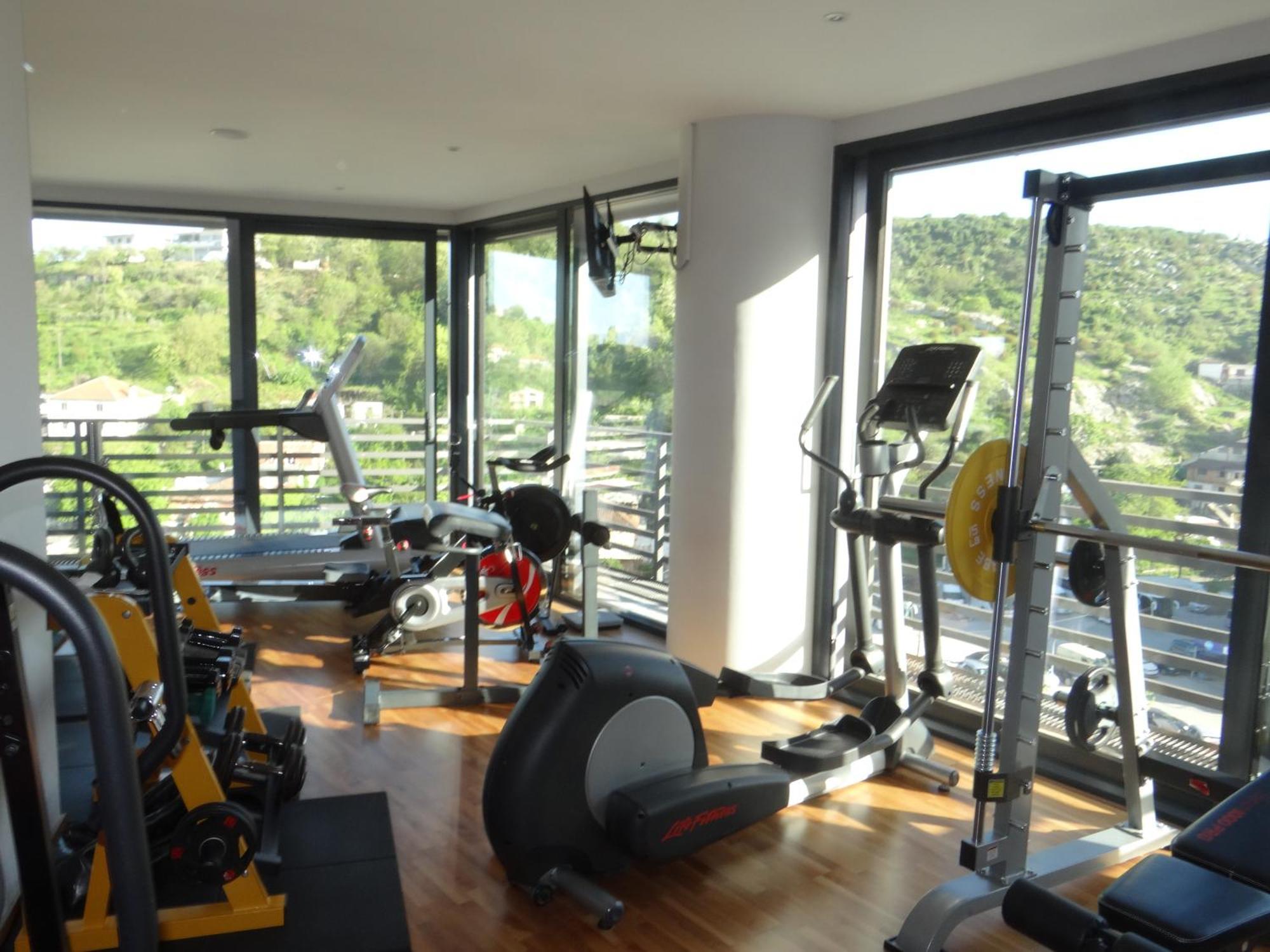 Sky Hotel Shkoder Luaran gambar
